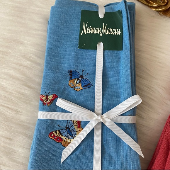 Neiman Marcus Set Butterfly Napkins - Picture 2 of 9